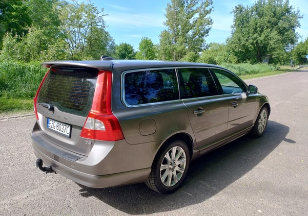Volvo V70 cena 28500 przebieg: 368000, rok produkcji 2010 z Terespol małe 301